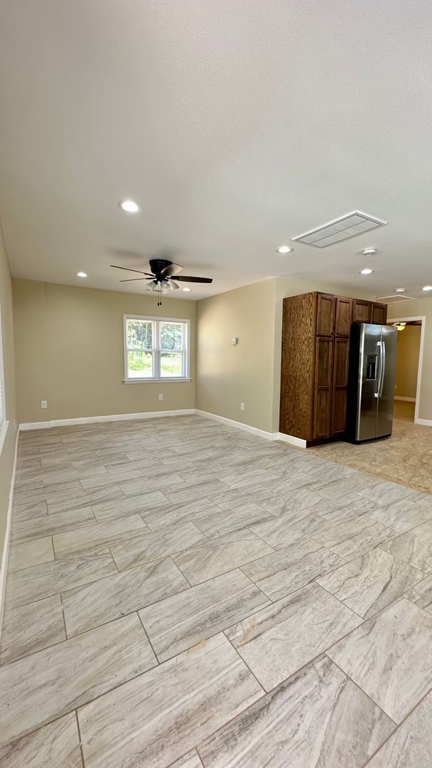 Building Photo - 1006 S Welcome Rd