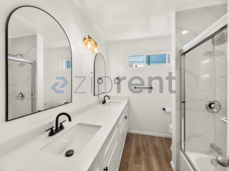 Building Photo - 13626 Cerise Ave