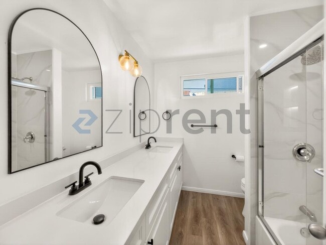 Building Photo - 13626 Cerise Ave