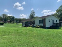Building Photo - 2849 Gardenia Dr SE