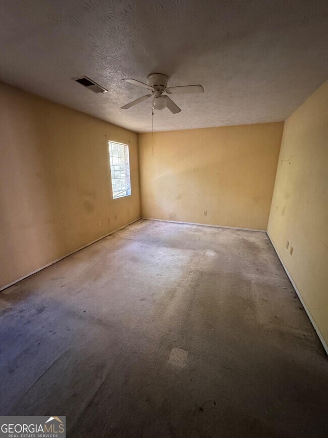 Building Photo - 1602 Pine Tree Trail