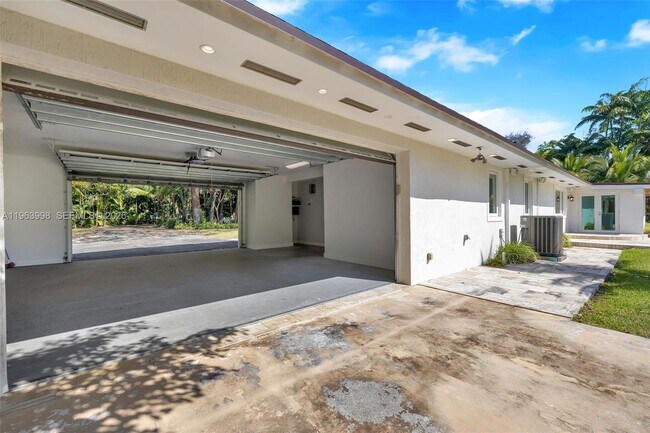 Building Photo - 10110 SW 66th St