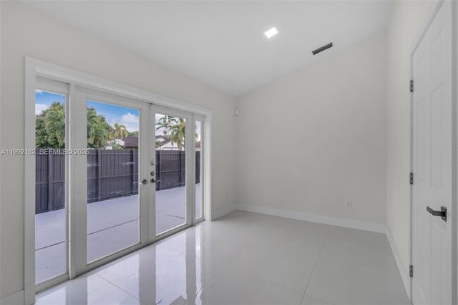 Building Photo - 803 NW 133rd Ct