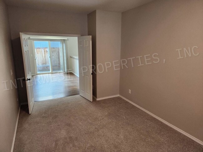 Building Photo - Super Cute 3+ Bd 2ba Ranch Style Home With...