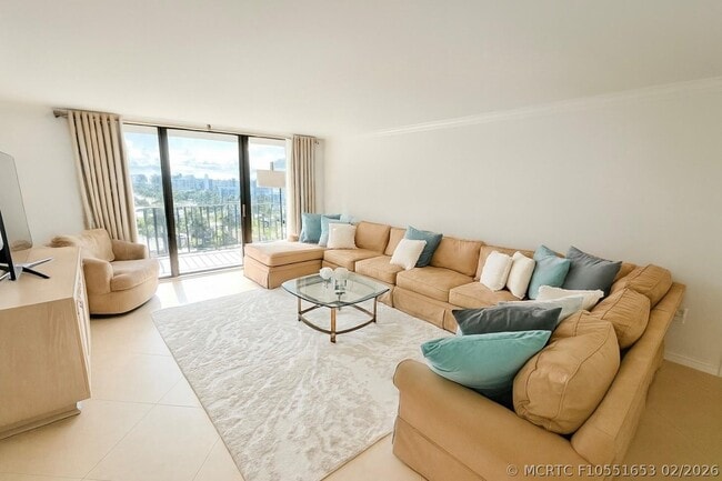 Building Photo - 3460 S Ocean Blvd