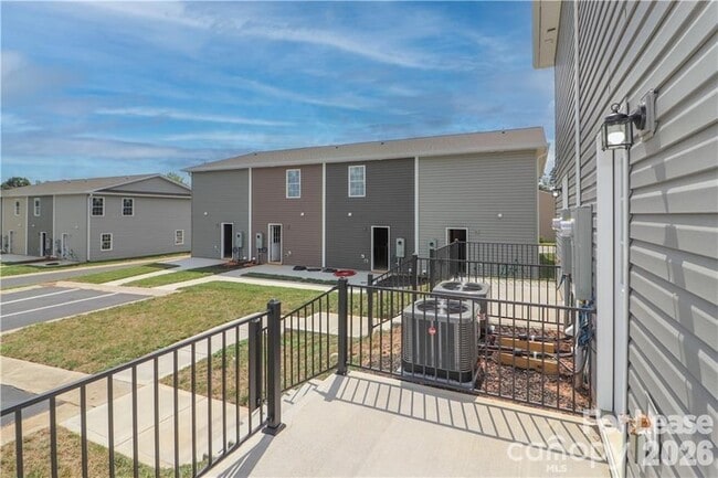 Building Photo - 3971 Newhall Dr NW