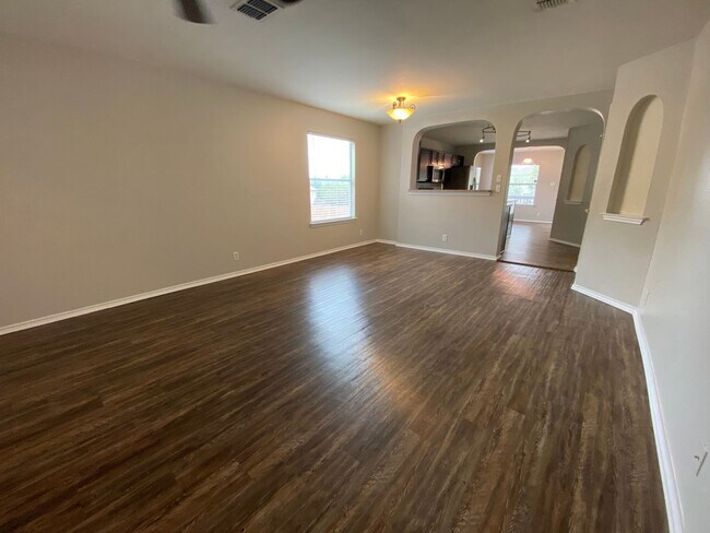 Building Photo - FALL INTO A NEW HOME WITH OUR MOVE-IN SPECIALS!