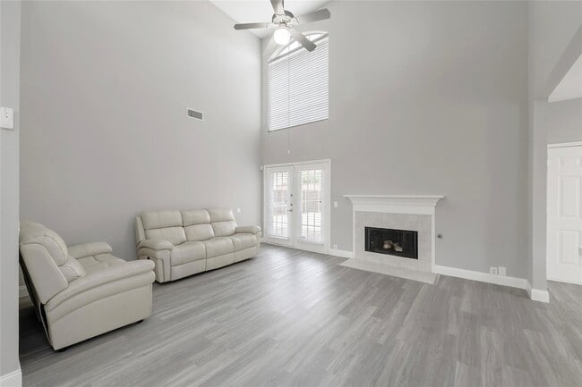 Building Photo - 2313 Hunters Run Dr