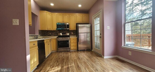 Building Photo - 3001 Cahill Ln