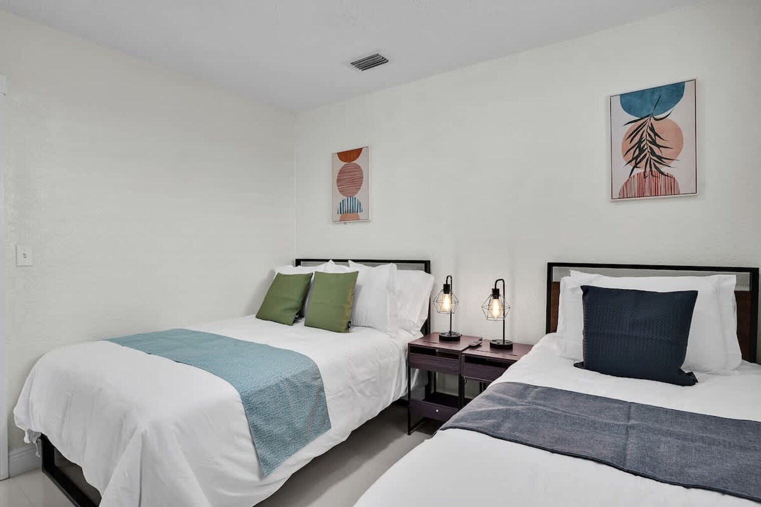 Building Photo - 6452 Custer St