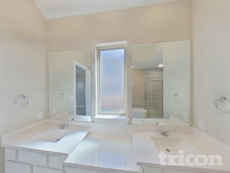 Building Photo - 1008 Faringdon Dr