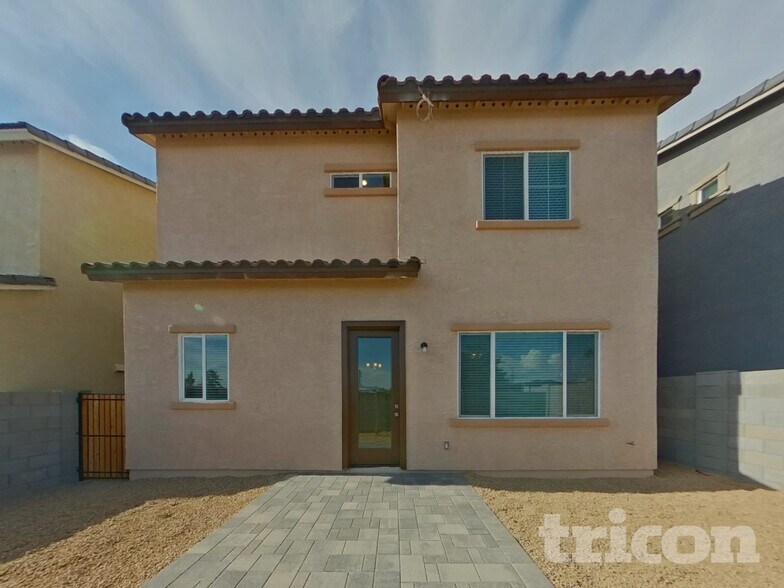 Building Photo - 4551 E Gary St