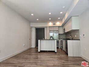 Building Photo - 740 Ridgeley Dr
