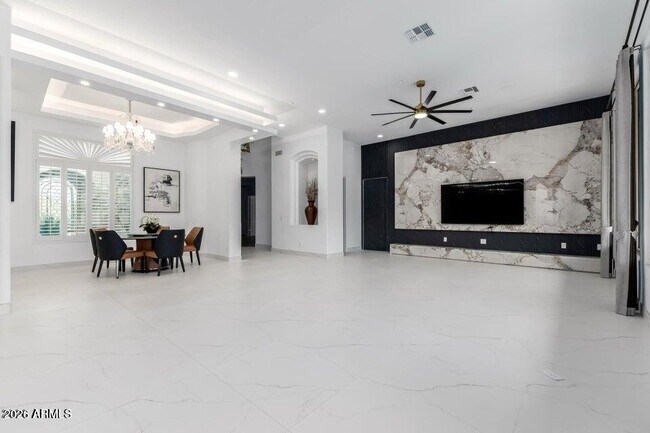 Building Photo - 11312 E Greenway Rd