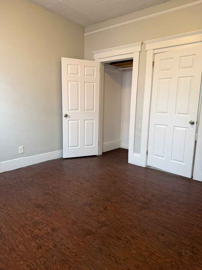 Building Photo - 13 N Bond St