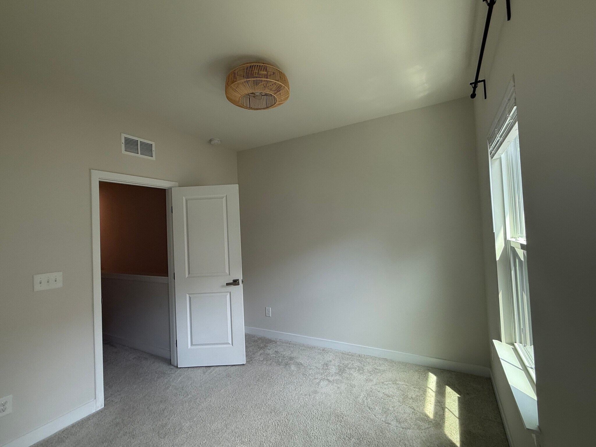 Building Photo - Room in Townhome on Tristram Ln