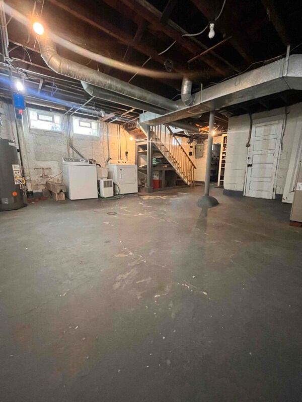 Building Photo - 3011 Pyramid Ave