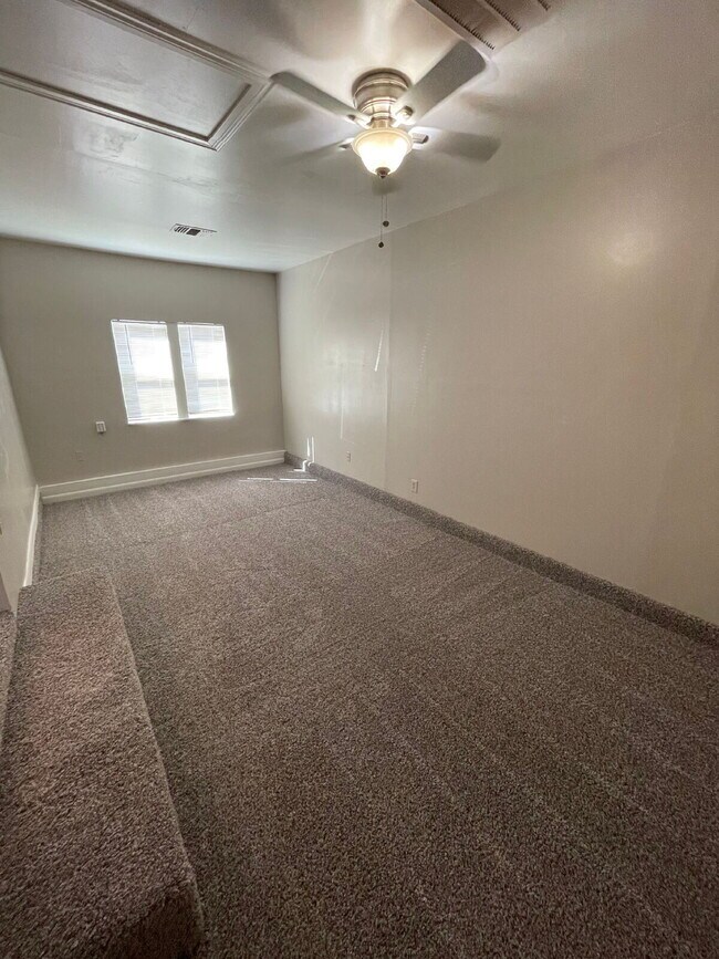 Building Photo - Beautiful House Located Within Minutes Of Junior High & High School!
