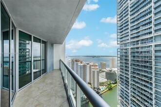 Building Photo - 475 Brickell Ave