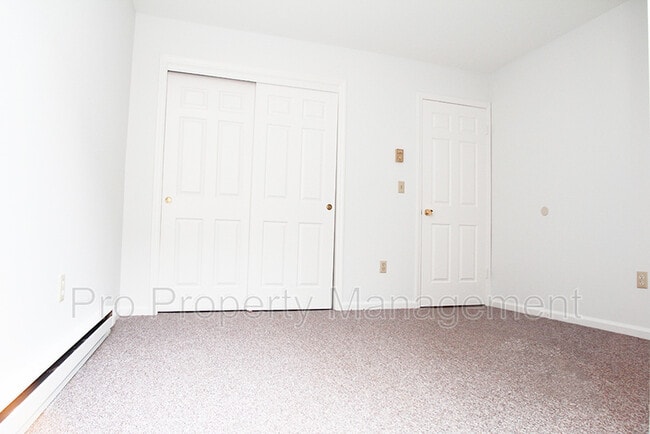 Building Photo - 267 Willow Springs