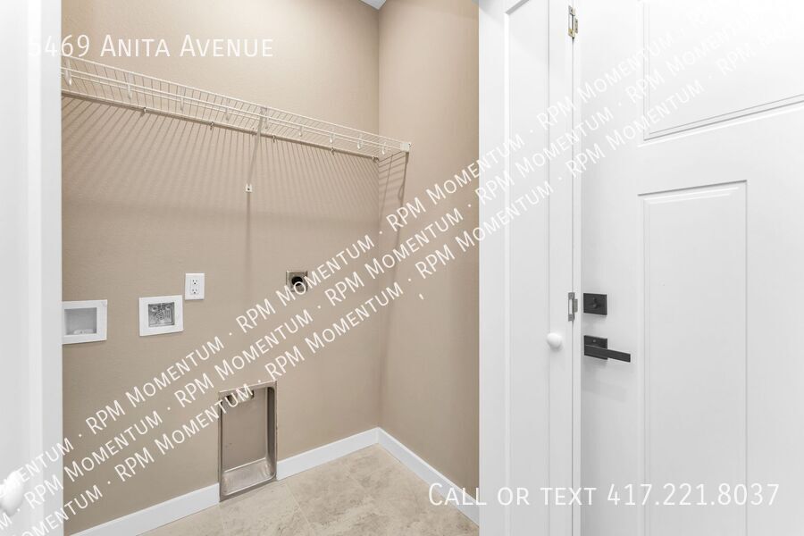 Building Photo - 5469 Anita Ave