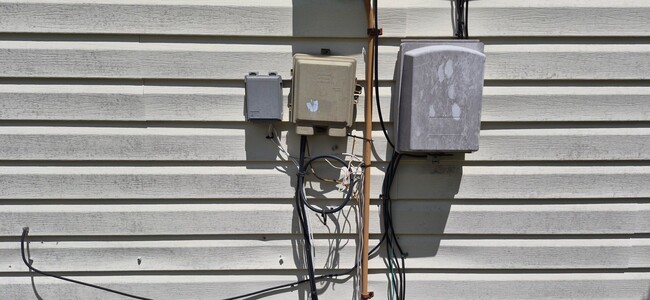 Building Photo - Establish Home and Neighborhood