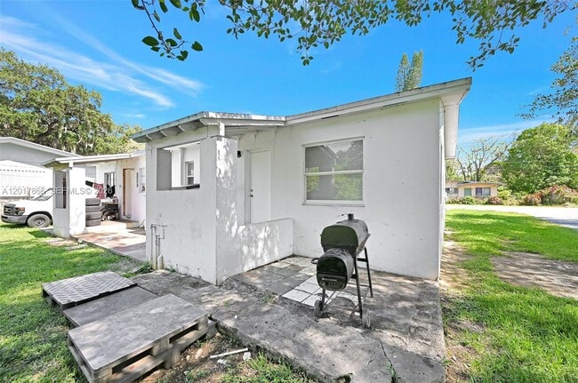 Building Photo - 577 NW 90th St