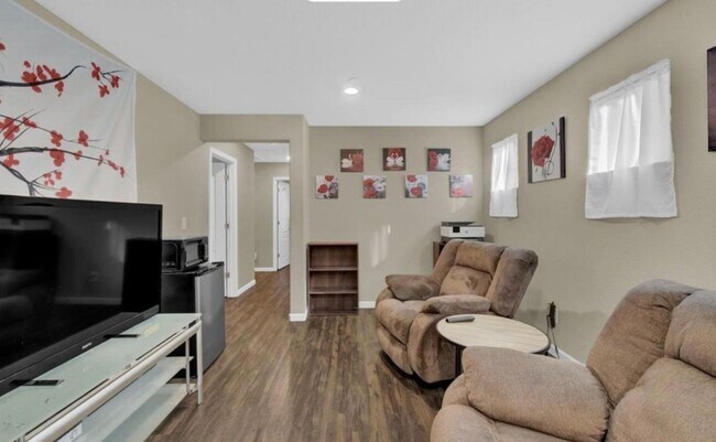 Building Photo - Stunning Natomas 5/3! PLEASE READ ENTIRE A...