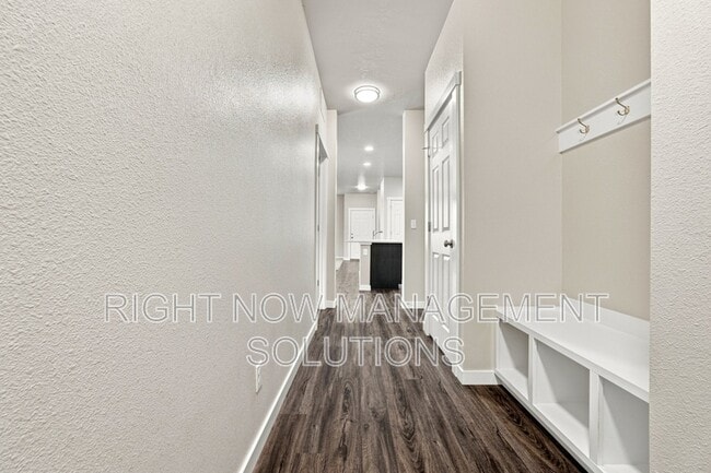 Building Photo - 10043 W Campville St