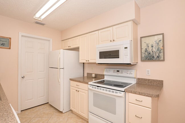 Building Photo - 3970 NW Cinnamon Tree Cir