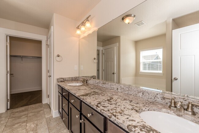 Building Photo - Gorgeous Home in Herriman!