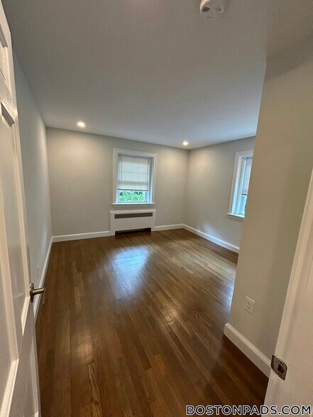 Building Photo - 67 Wyman St