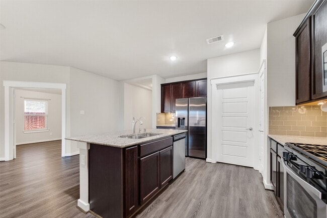 Building Photo - 12322 Sabine Point Dr