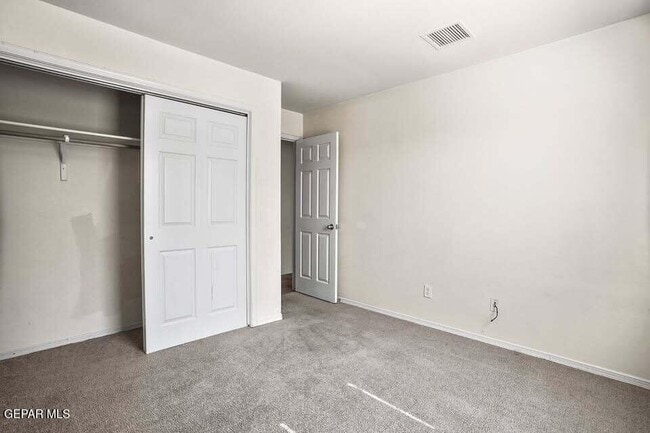 Building Photo - 5740 Saluki Dr