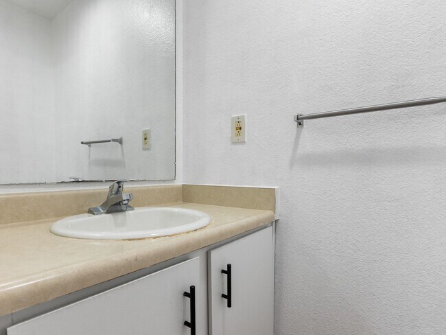 Building Photo - 6003