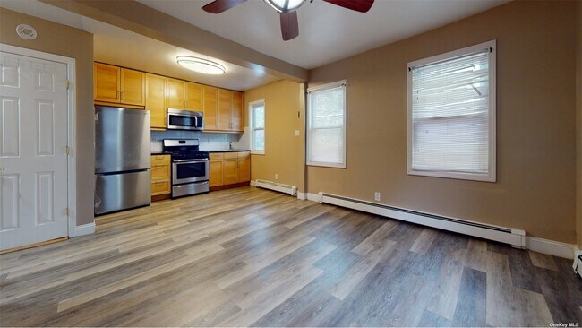 Primary Photo - 241-07 Mayda Rd