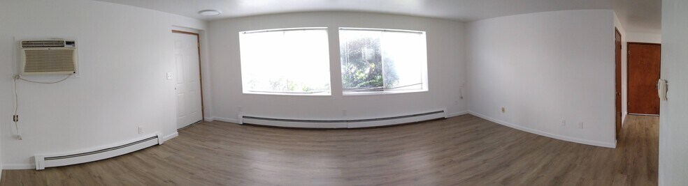 Building Photo - 1117 Cedar Ln