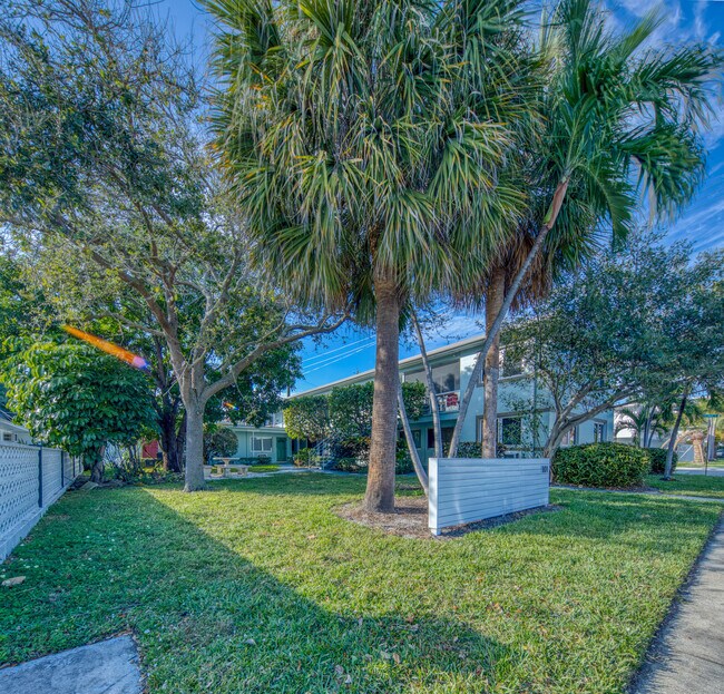 Building Photo - 101 S Palmway