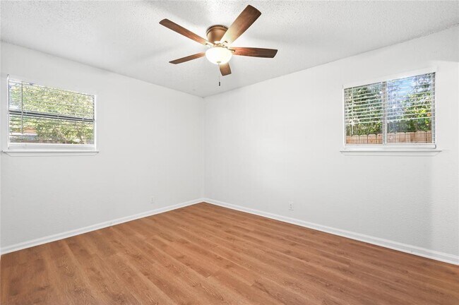 Building Photo - 2208 Deadwood Dr