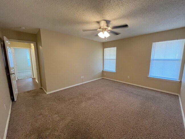 Building Photo - 6805 Millwood St