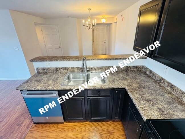 Building Photo - 2 Bed, 2 Bath, Move in Ready!