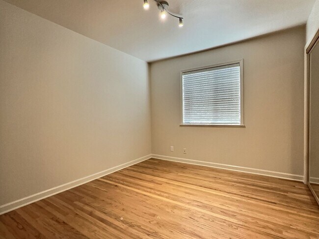 Building Photo - 3BD/2BA - Charming Home in Sunnyvale with Spacious Backyard