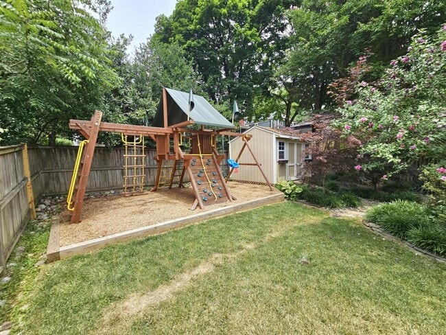 Building Photo - 5619 2nd St S