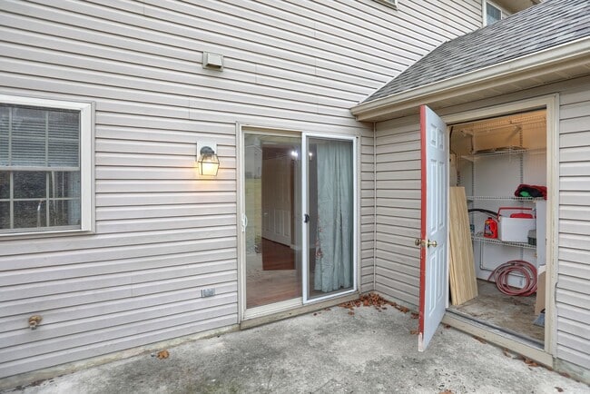 Building Photo - 1284 Hunters Ridge Dr