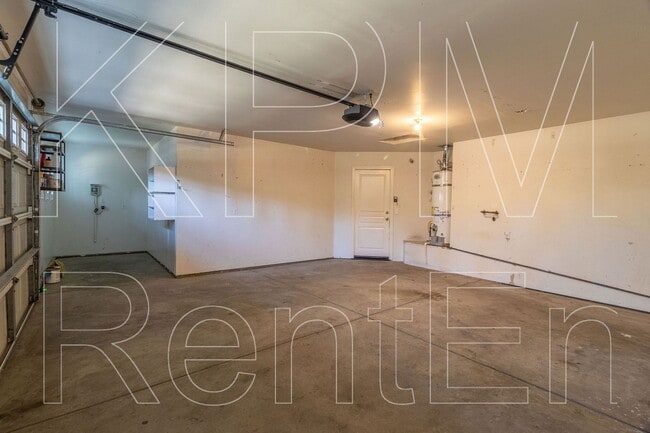 Building Photo - 2554 Douglas Fir Dr