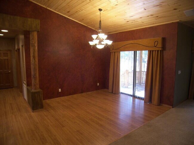 Building Photo - 2551 W Lodgepole Ln