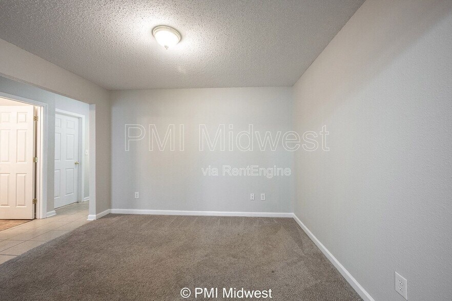 Building Photo - 19496 Prairie Crossing Dr