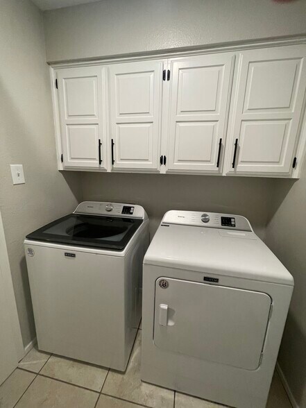 Building Photo - 3924 Waterford Way