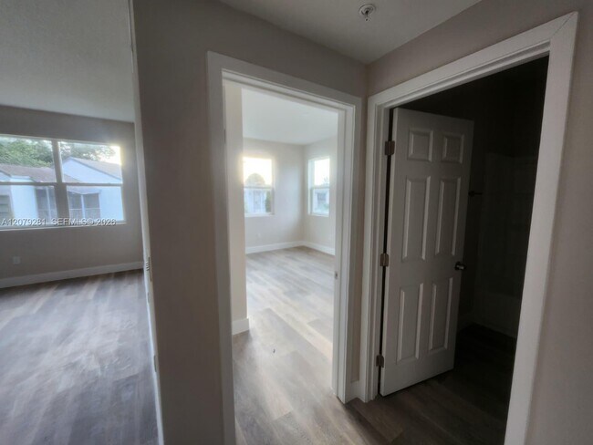 Building Photo - 4424 S Texas Ave