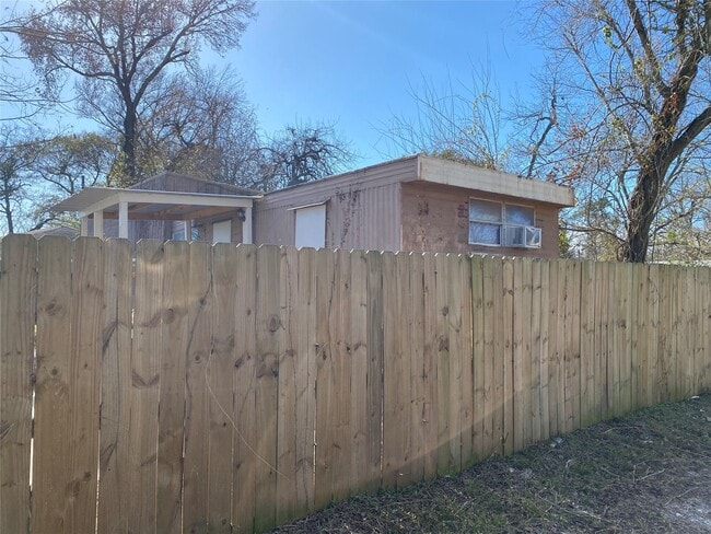 Building Photo - 310 Harris Rd